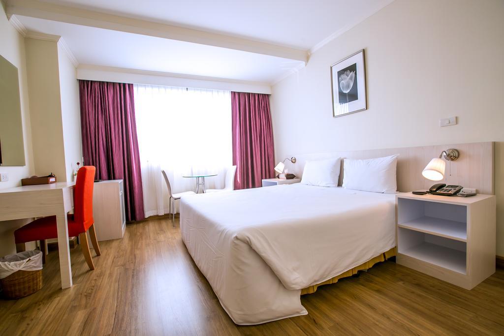 Elizabeth Hotel Bangkok Zewnętrze zdjęcie