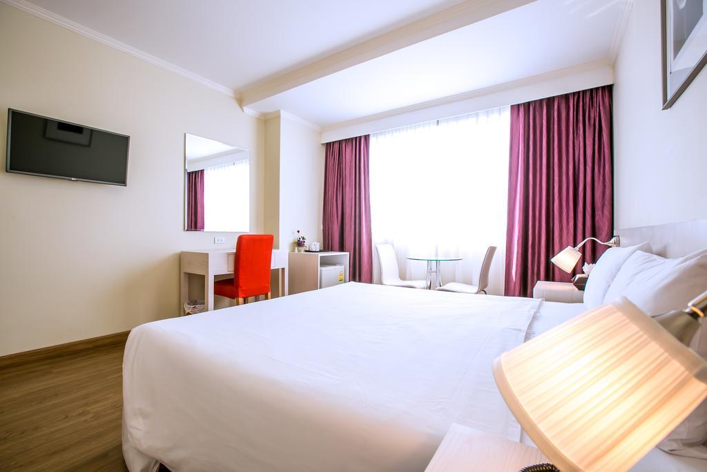 Elizabeth Hotel Bangkok Zewnętrze zdjęcie